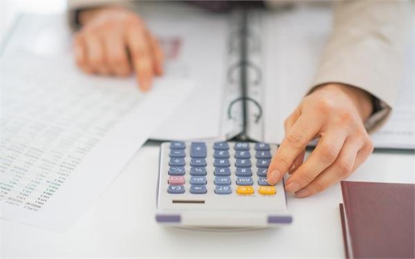 欧元兑美元汇率跌破平价 欧盟企业却高兴不起来了