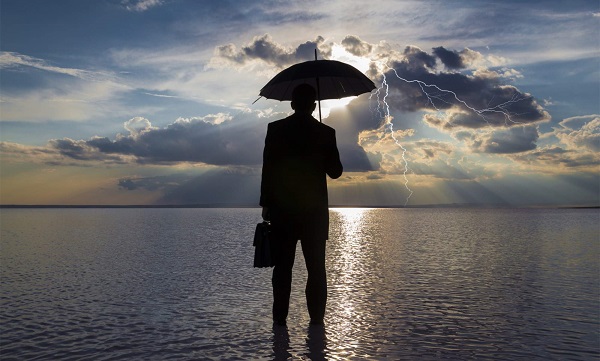 欧元兑美元汇率跌破平价 欧盟企业却高兴不起来了